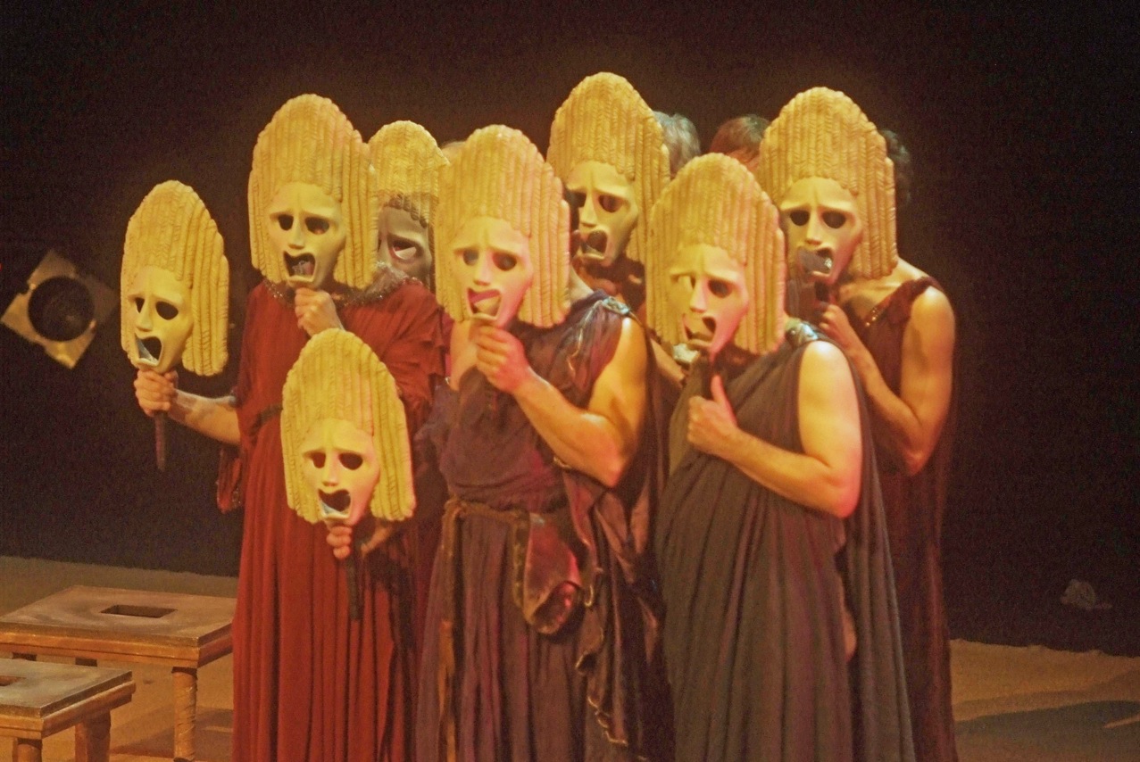 COROGRIEGODEMASCARASENLAOBRAPLUTO[1]