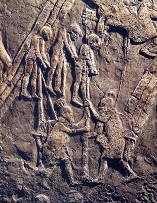 Saqueo de Tebas y empalamiento por Asirios